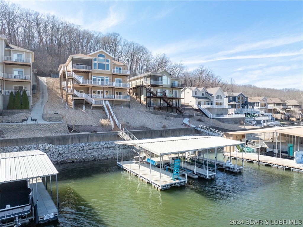 Camdenton, Missouri 65020, United States, 5 Bedrooms Bedrooms, ,6 BathroomsBathrooms,Residential,Contingent,63505