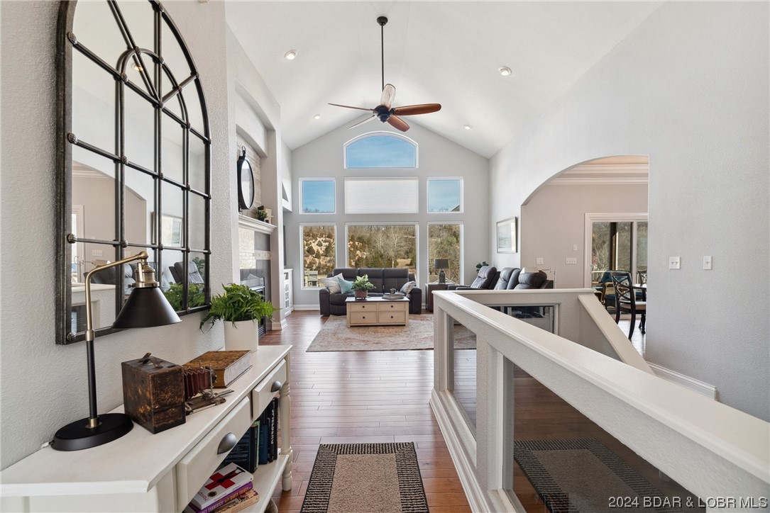 Camdenton, Missouri 65020, United States, 5 Bedrooms Bedrooms, ,6 BathroomsBathrooms,Residential,Contingent,63505