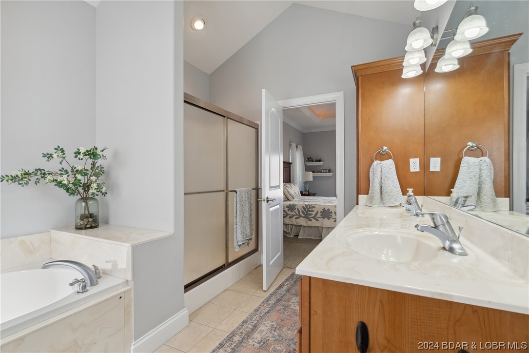 Camdenton, Missouri 65020, United States, 5 Bedrooms Bedrooms, ,6 BathroomsBathrooms,Residential,Contingent,63505