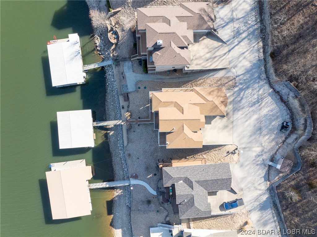 Camdenton, Missouri 65020, United States, 5 Bedrooms Bedrooms, ,6 BathroomsBathrooms,Residential,Contingent,63505