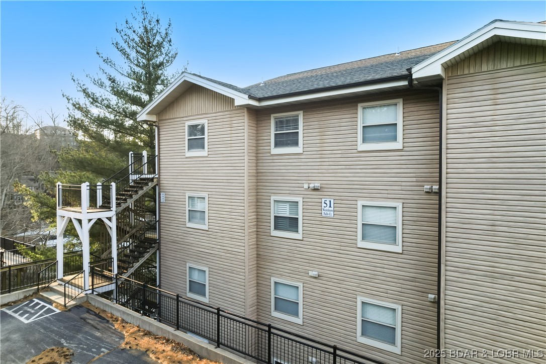 Lake Ozark, Missouri 65049, United States, 3 Bedrooms Bedrooms, ,2 BathroomsBathrooms,Residential,Active,254373