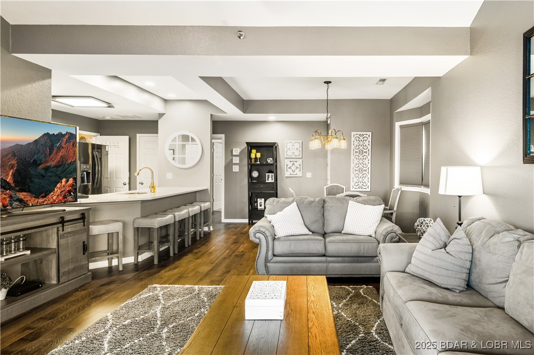 Lake Ozark, Missouri 65049, United States, 3 Bedrooms Bedrooms, ,2 BathroomsBathrooms,Residential,Active,254373