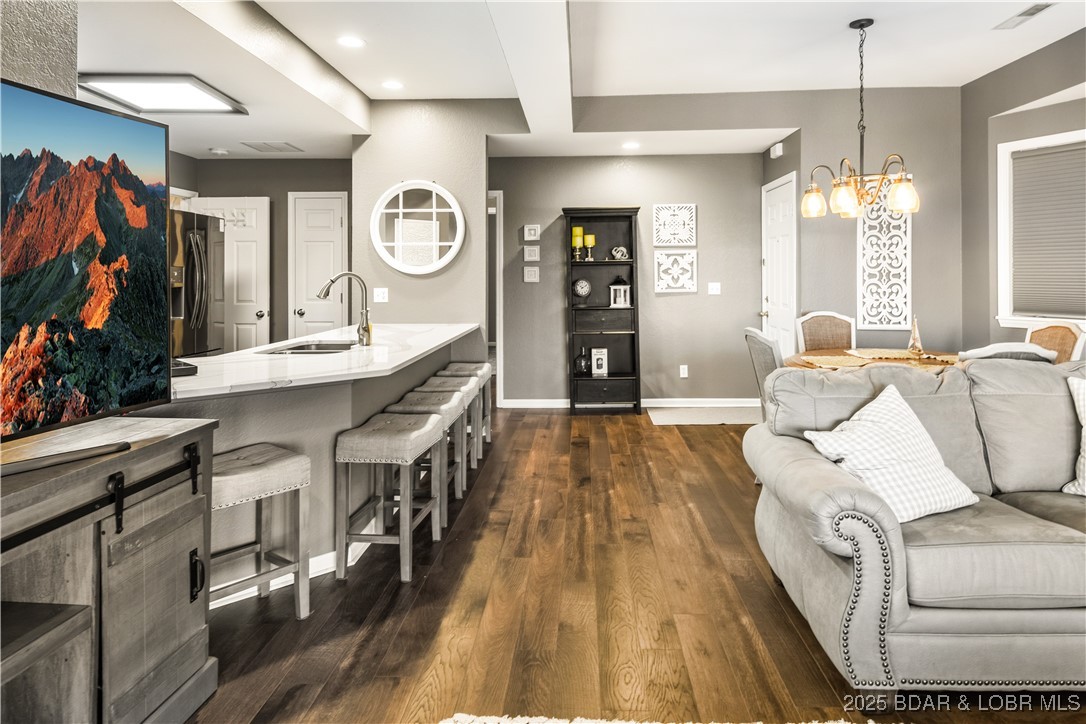 Lake Ozark, Missouri 65049, United States, 3 Bedrooms Bedrooms, ,2 BathroomsBathrooms,Residential,Active,254373