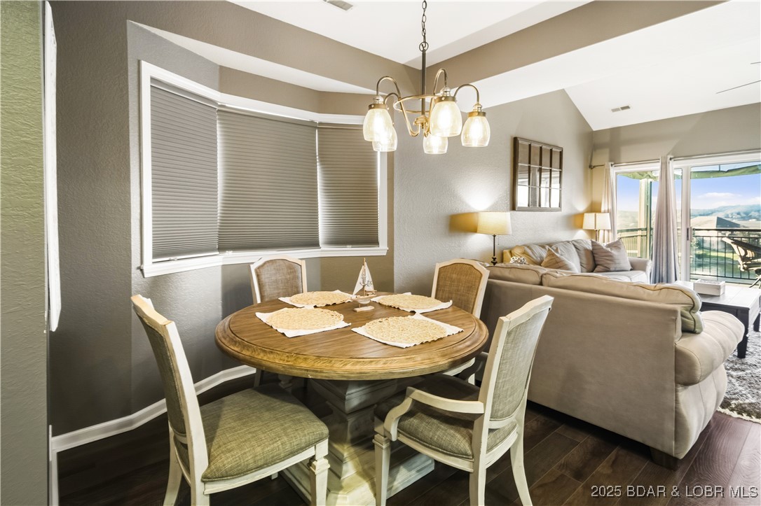 Lake Ozark, Missouri 65049, United States, 3 Bedrooms Bedrooms, ,2 BathroomsBathrooms,Residential,Active,254373