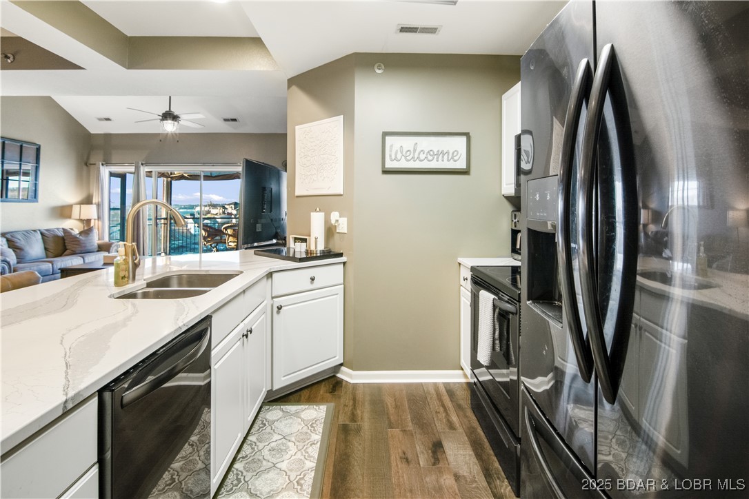 Lake Ozark, Missouri 65049, United States, 3 Bedrooms Bedrooms, ,2 BathroomsBathrooms,Residential,Active,254373