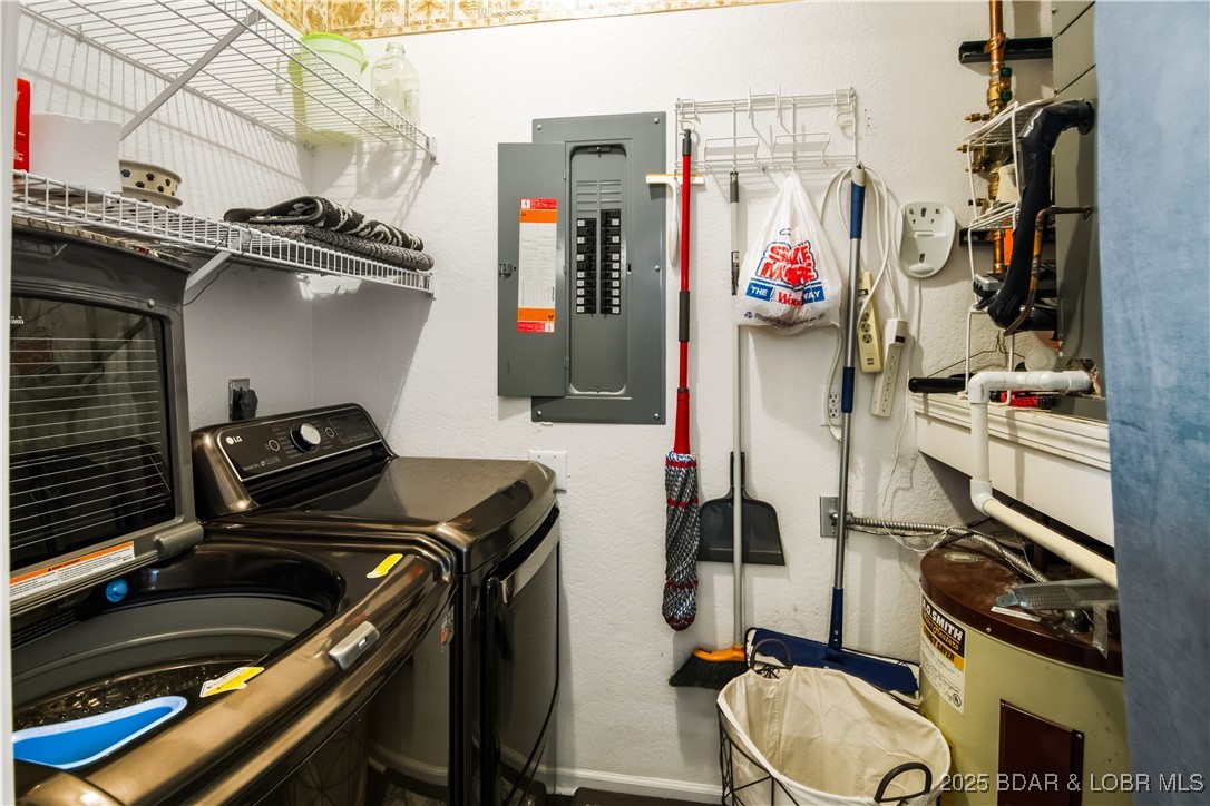 Lake Ozark, Missouri 65049, United States, 3 Bedrooms Bedrooms, ,2 BathroomsBathrooms,Residential,Active,254373