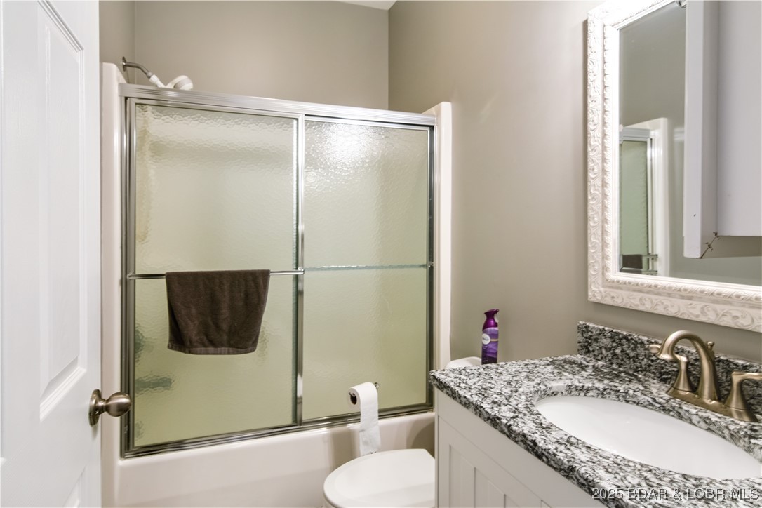 Lake Ozark, Missouri 65049, United States, 3 Bedrooms Bedrooms, ,2 BathroomsBathrooms,Residential,Active,254373