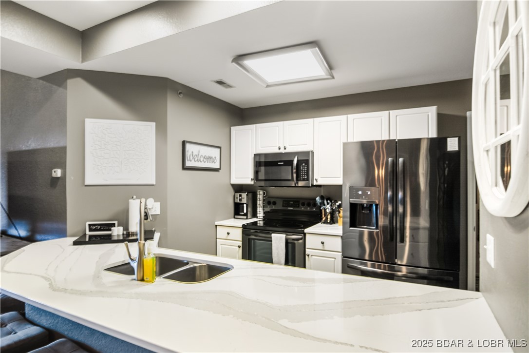 Lake Ozark, Missouri 65049, United States, 3 Bedrooms Bedrooms, ,2 BathroomsBathrooms,Residential,Active,254373