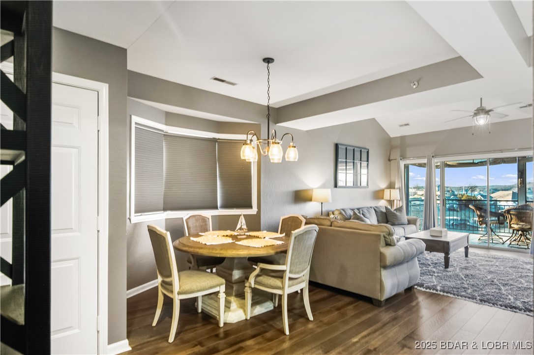 Lake Ozark, Missouri 65049, United States, 3 Bedrooms Bedrooms, ,2 BathroomsBathrooms,Residential,Active,254373