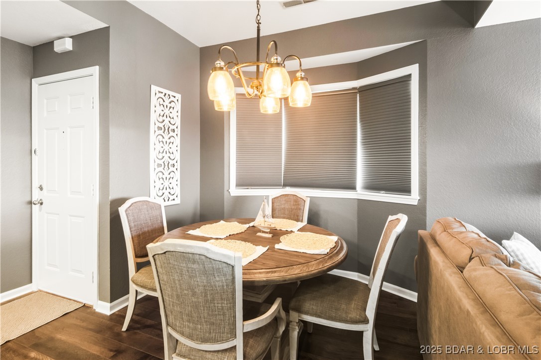 Lake Ozark, Missouri 65049, United States, 3 Bedrooms Bedrooms, ,2 BathroomsBathrooms,Residential,Active,254373