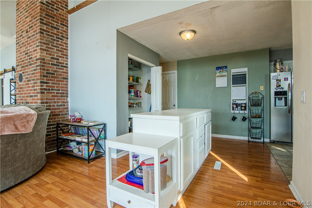 Sunrise Beach, Missouri 65079, United States, 5 Bedrooms Bedrooms, ,5 BathroomsBathrooms,Residential,Active,48754