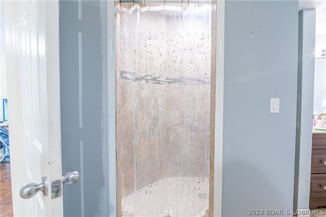 Sunrise Beach, Missouri 65079, United States, 5 Bedrooms Bedrooms, ,5 BathroomsBathrooms,Residential,Active,48754