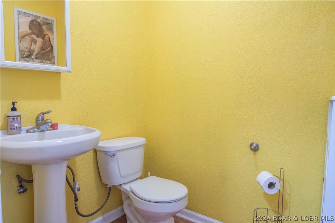 Sunrise Beach, Missouri 65079, United States, 5 Bedrooms Bedrooms, ,5 BathroomsBathrooms,Residential,Active,48754