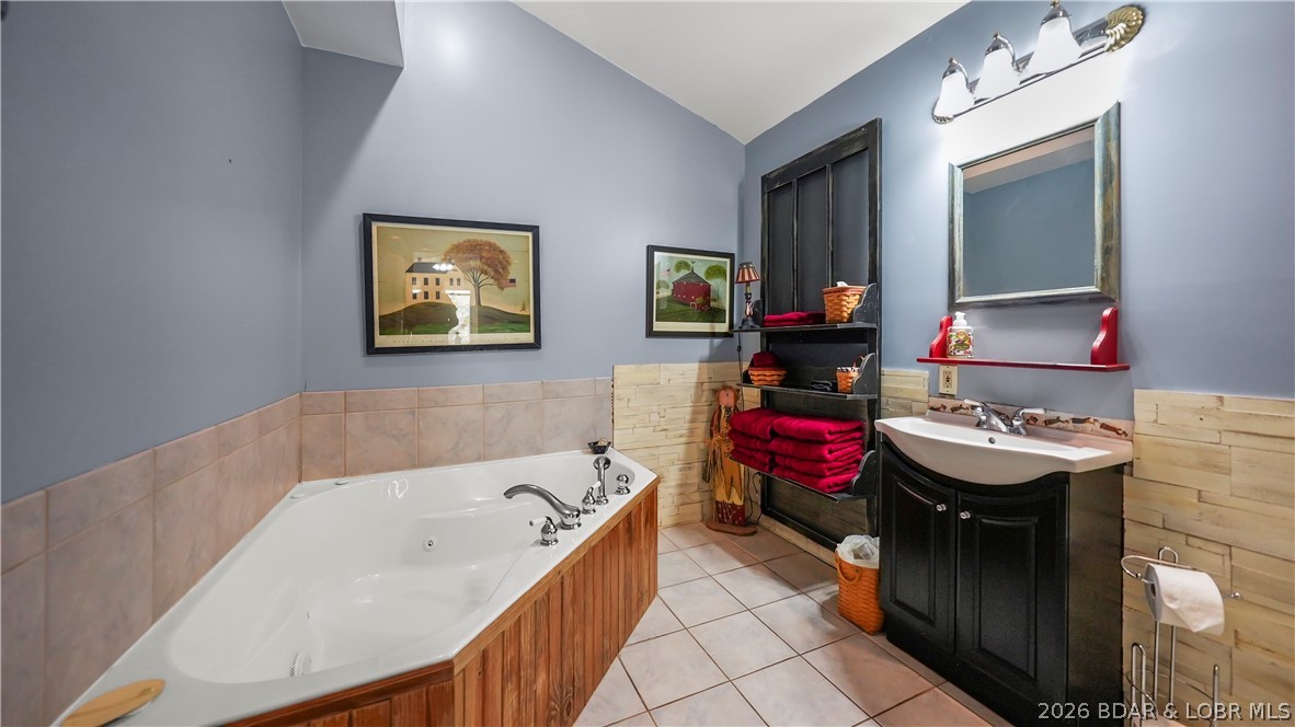 Horseshoe Bend # 8 - Residential