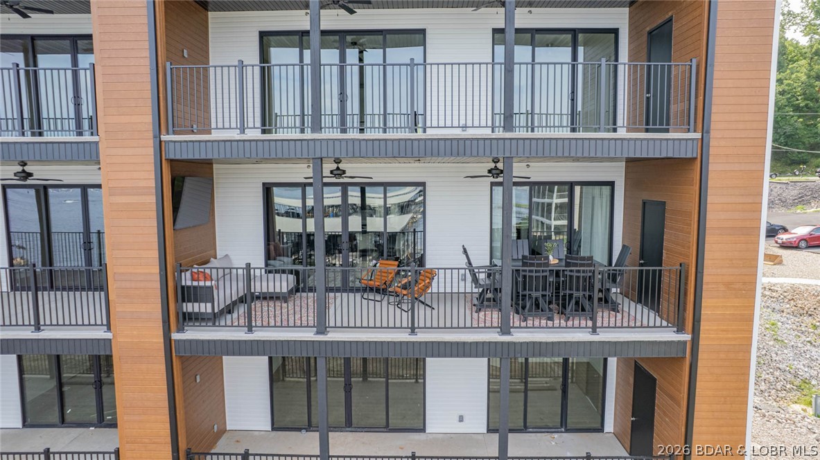 Robins at the Waters Edge Condominium - Residential