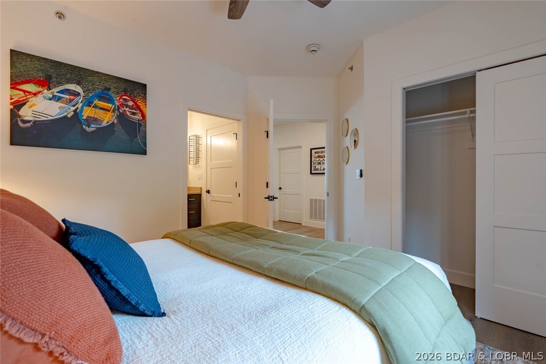 Robins at the Waters Edge Condominium - Residential