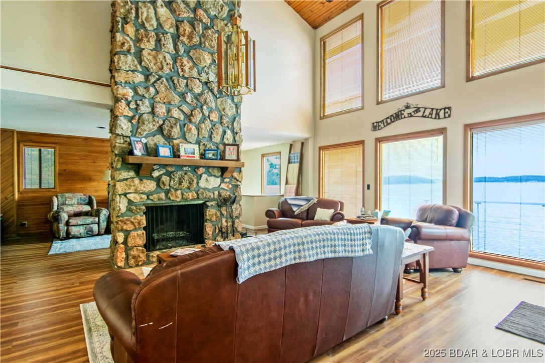 Rocky Mount, Missouri 65072, United States, 4 Bedrooms Bedrooms, ,3 BathroomsBathrooms,Residential,Active,210261