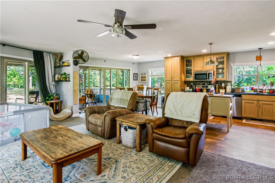 Gravois Mills, Missouri 65037, United States, 3 Bedrooms Bedrooms, ,2 BathroomsBathrooms,Residential,Active,196982