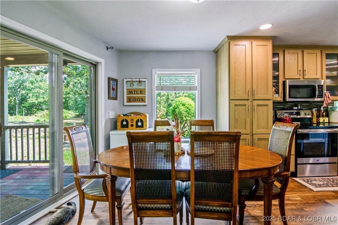 Gravois Mills, Missouri 65037, United States, 3 Bedrooms Bedrooms, ,2 BathroomsBathrooms,Residential,Active,196982