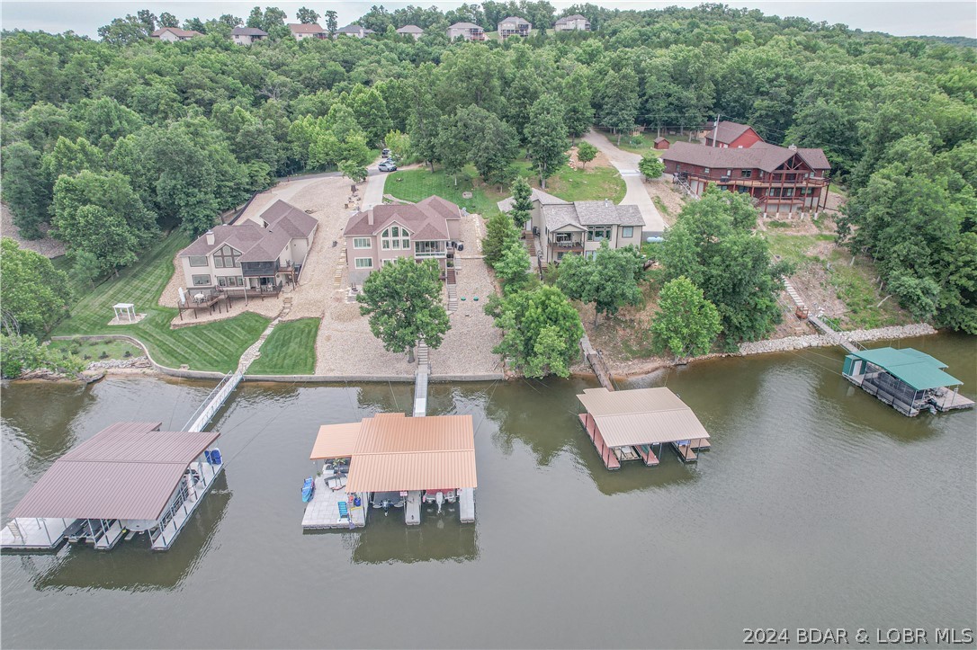 Linn Creek, Missouri 65052, United States, 4 Bedrooms Bedrooms, ,4 BathroomsBathrooms,Residential,Contingent,53417