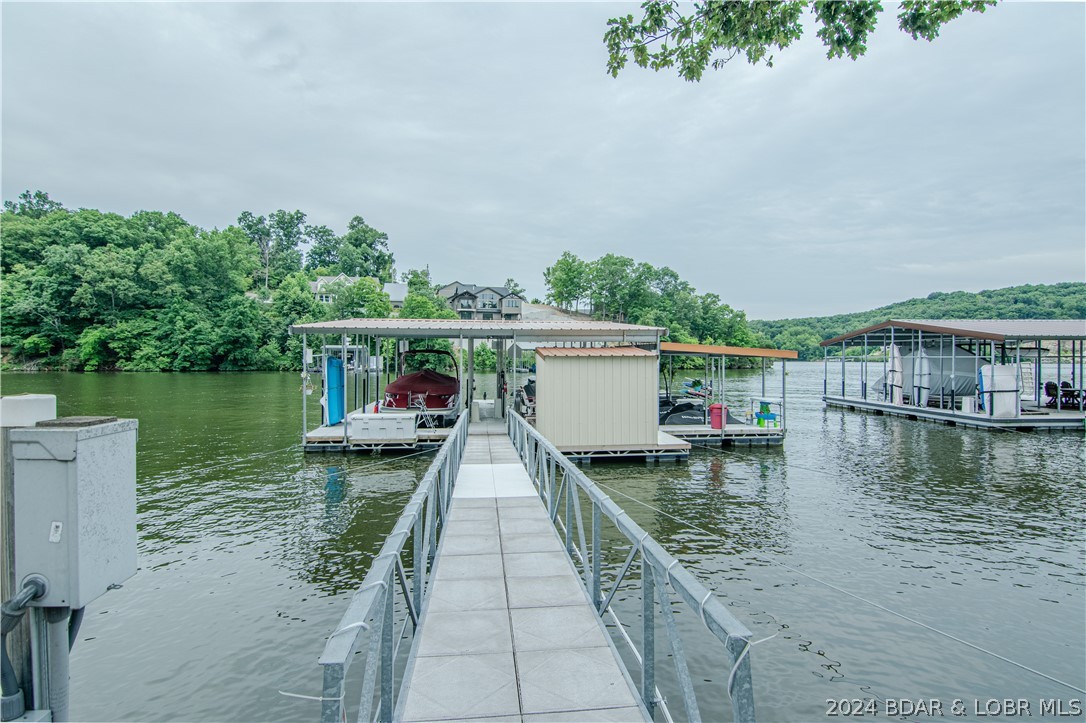 Linn Creek, Missouri 65052, United States, 4 Bedrooms Bedrooms, ,4 BathroomsBathrooms,Residential,Contingent,53417