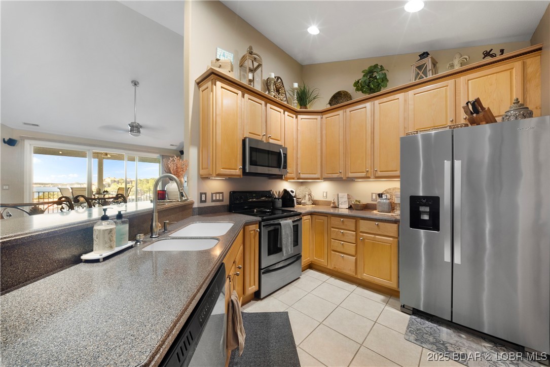 CapeRoyale At Ski Harbor Condo - Residential