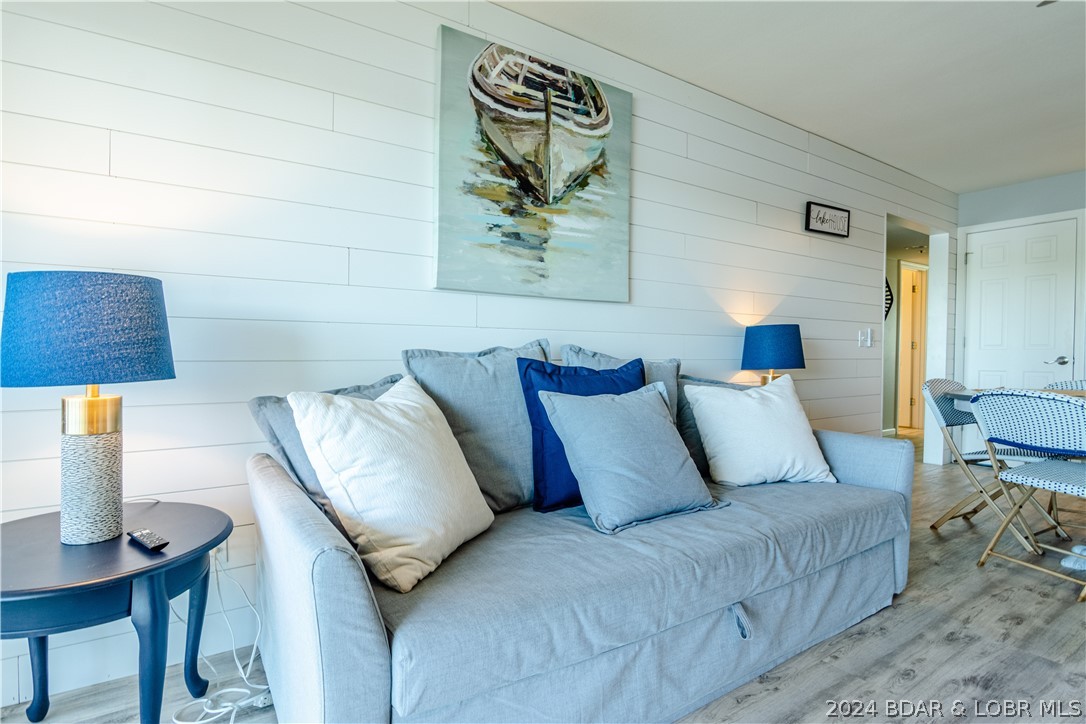 Osage Beach, Missouri 65065, United States, 3 Bedrooms Bedrooms, ,2 BathroomsBathrooms,Residential,Contingent,58349