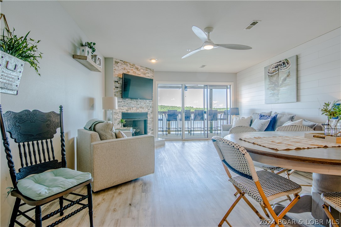 Osage Beach, Missouri 65065, United States, 3 Bedrooms Bedrooms, ,2 BathroomsBathrooms,Residential,Contingent,58349