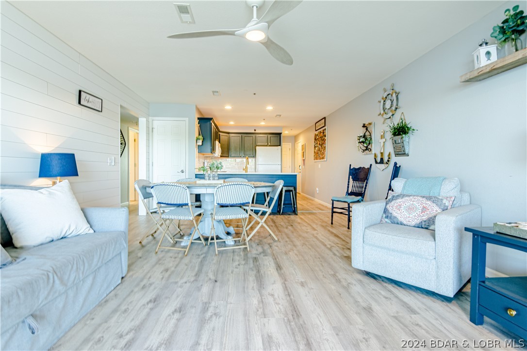 Osage Beach, Missouri 65065, United States, 3 Bedrooms Bedrooms, ,2 BathroomsBathrooms,Residential,Contingent,58349