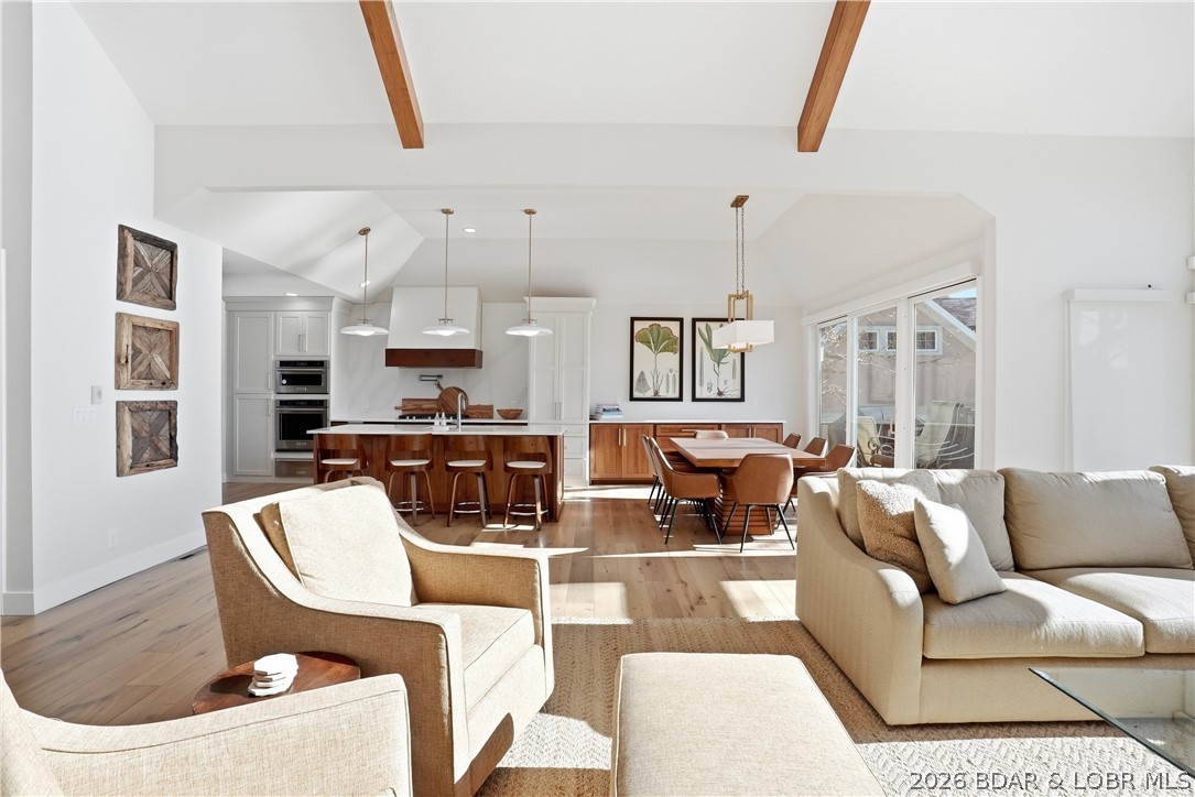 Four Seasons - Residential