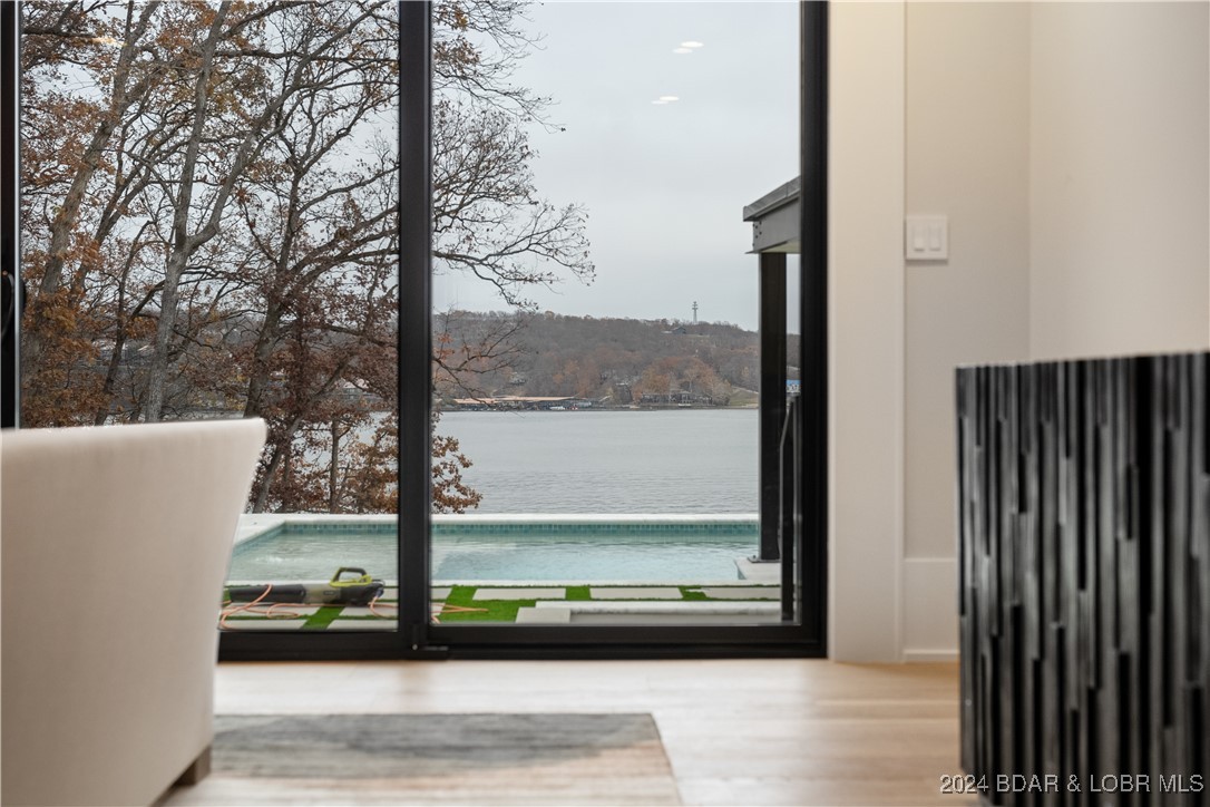 Porto Cima, Missouri 65079, United States, 10 Bedrooms Bedrooms, ,11 BathroomsBathrooms,Residential,Contingent,48860