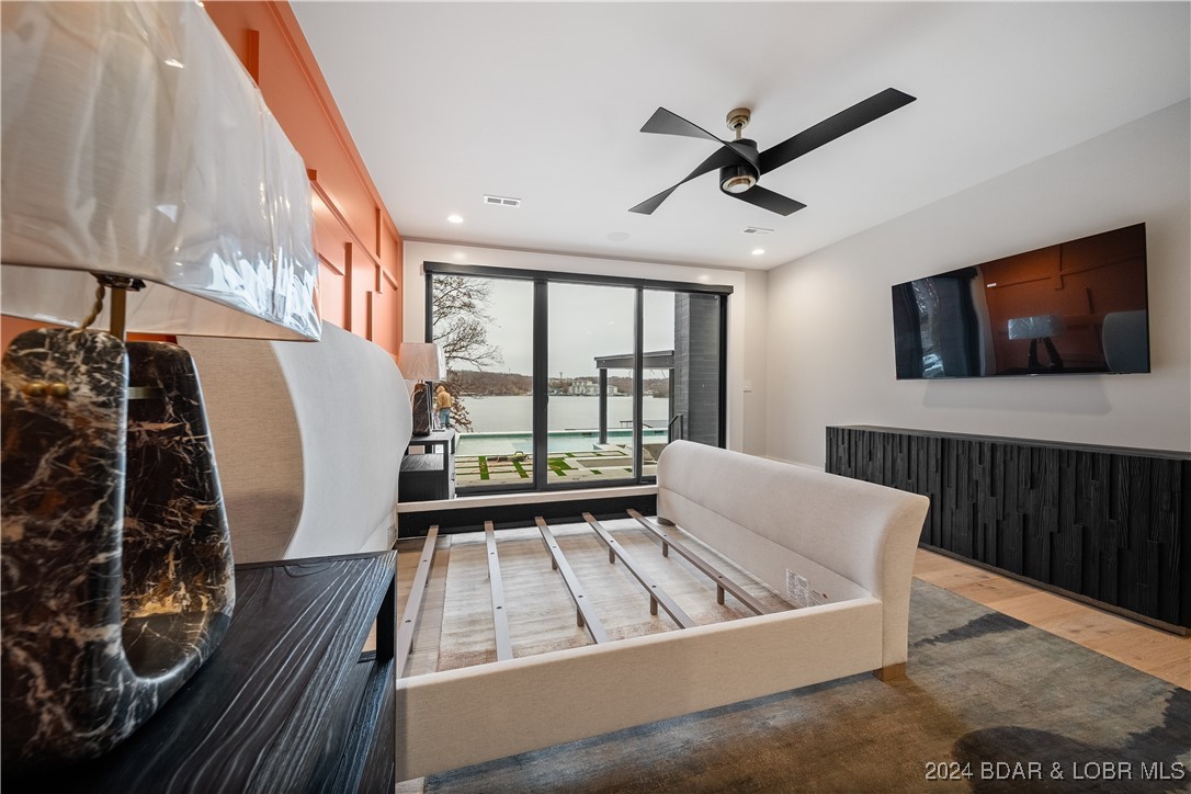 Porto Cima, Missouri 65079, United States, 10 Bedrooms Bedrooms, ,11 BathroomsBathrooms,Residential,Contingent,48860