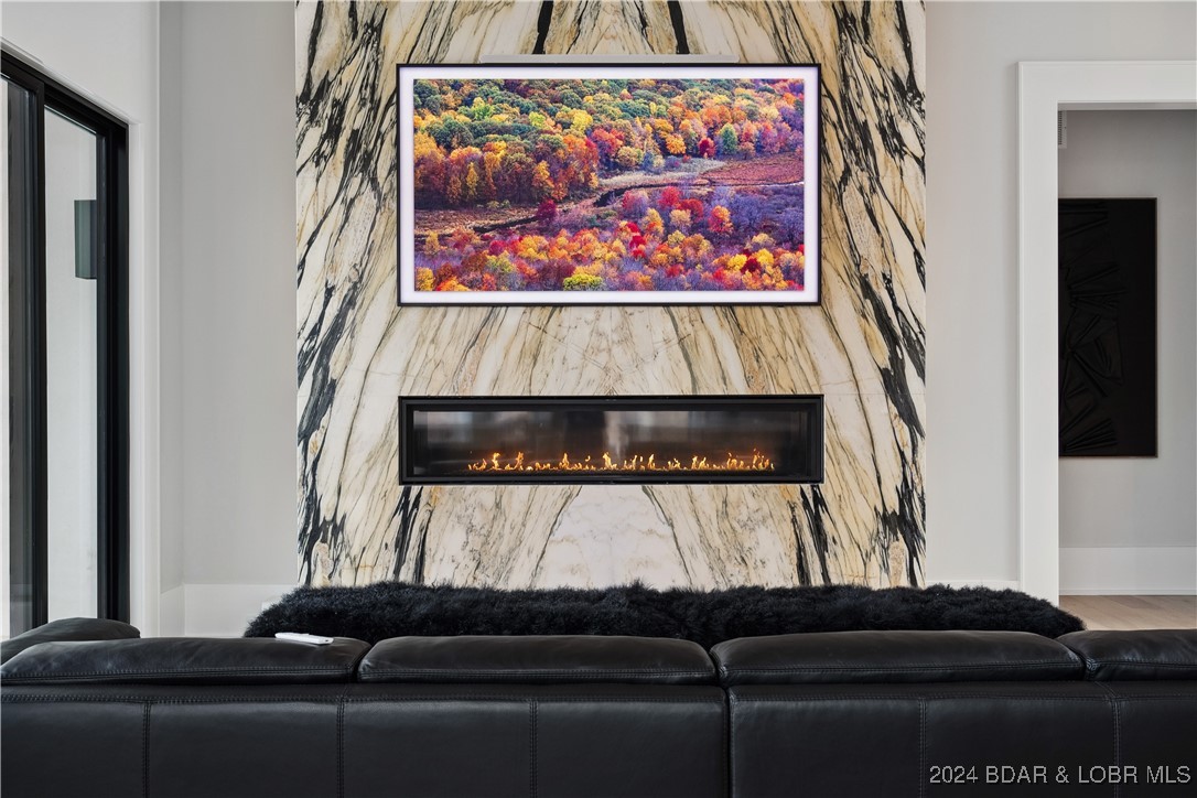 Porto Cima, Missouri 65079, United States, 10 Bedrooms Bedrooms, ,11 BathroomsBathrooms,Residential,Contingent,48860