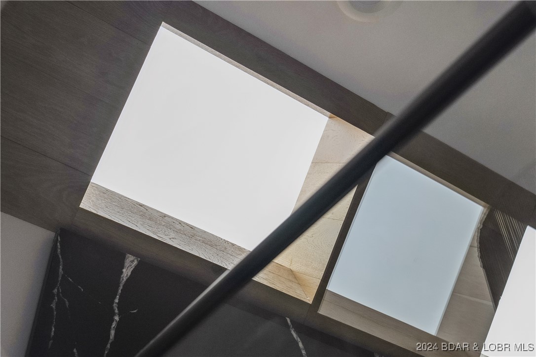 Porto Cima, Missouri 65079, United States, 10 Bedrooms Bedrooms, ,11 BathroomsBathrooms,Residential,Contingent,48860