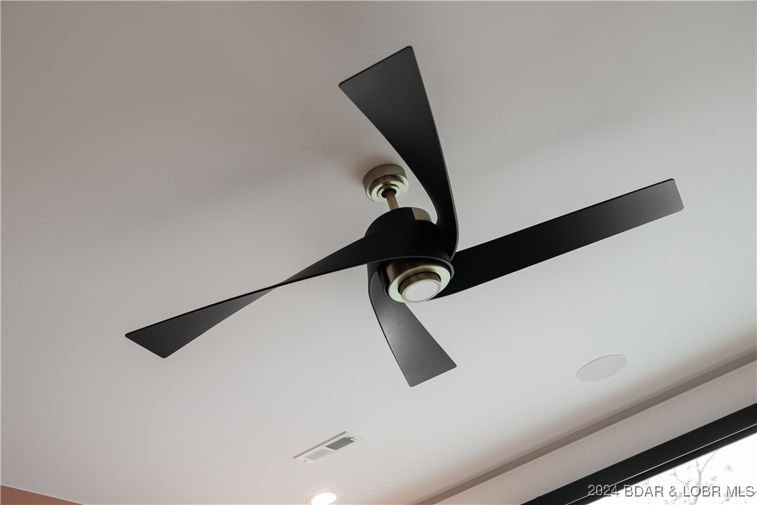 Porto Cima, Missouri 65079, United States, 10 Bedrooms Bedrooms, ,11 BathroomsBathrooms,Residential,Contingent,48860