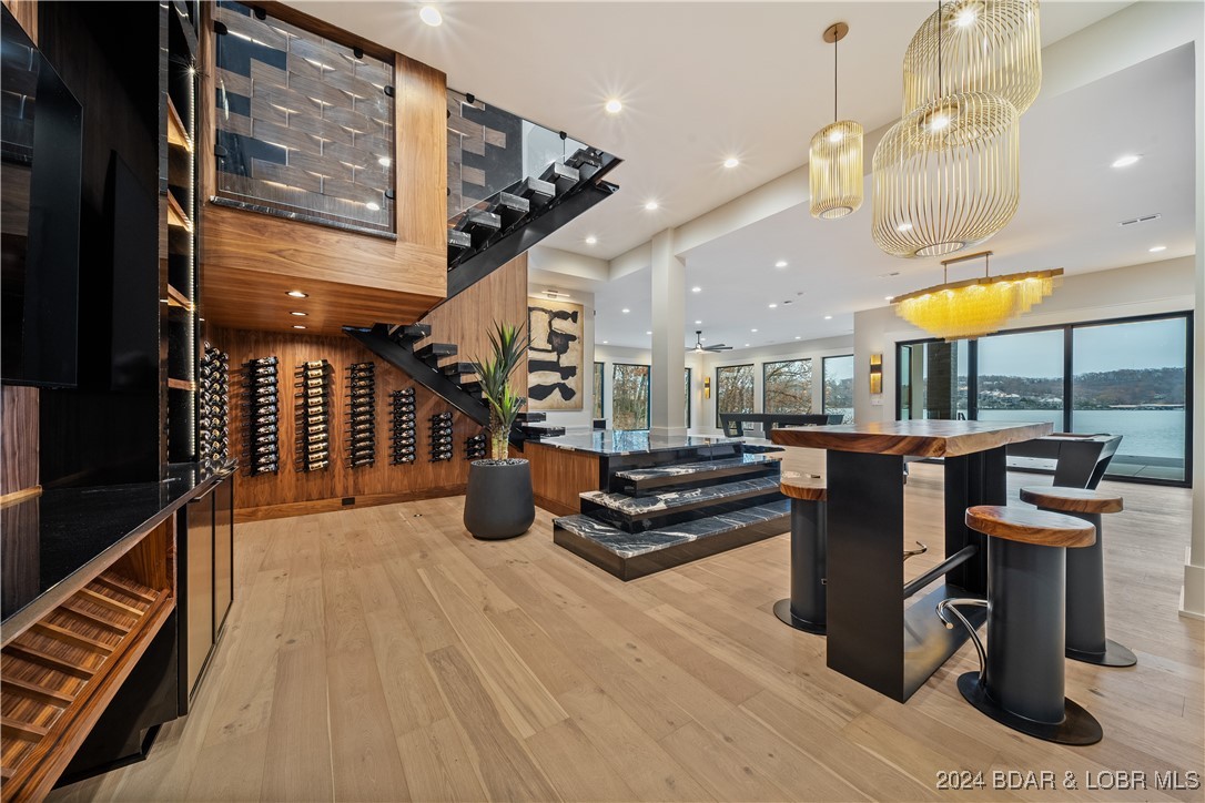 Porto Cima, Missouri 65079, United States, 10 Bedrooms Bedrooms, ,11 BathroomsBathrooms,Residential,Contingent,48860