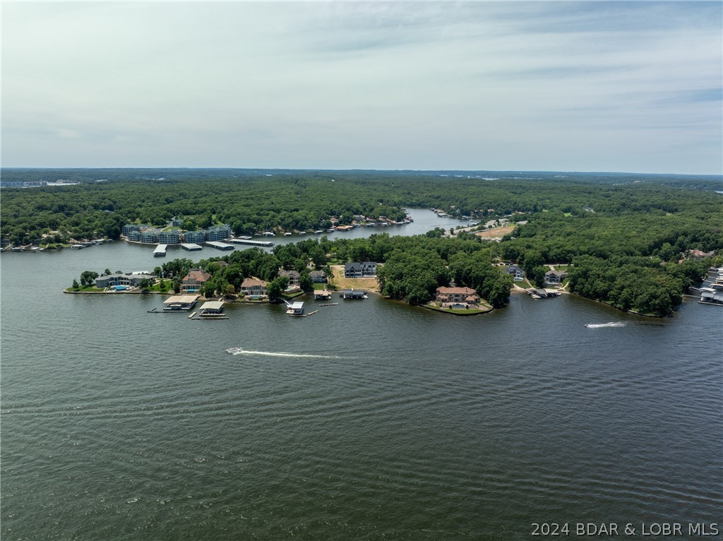 Porto Cima, Missouri 65079, United States, 10 Bedrooms Bedrooms, ,11 BathroomsBathrooms,Residential,Contingent,48860