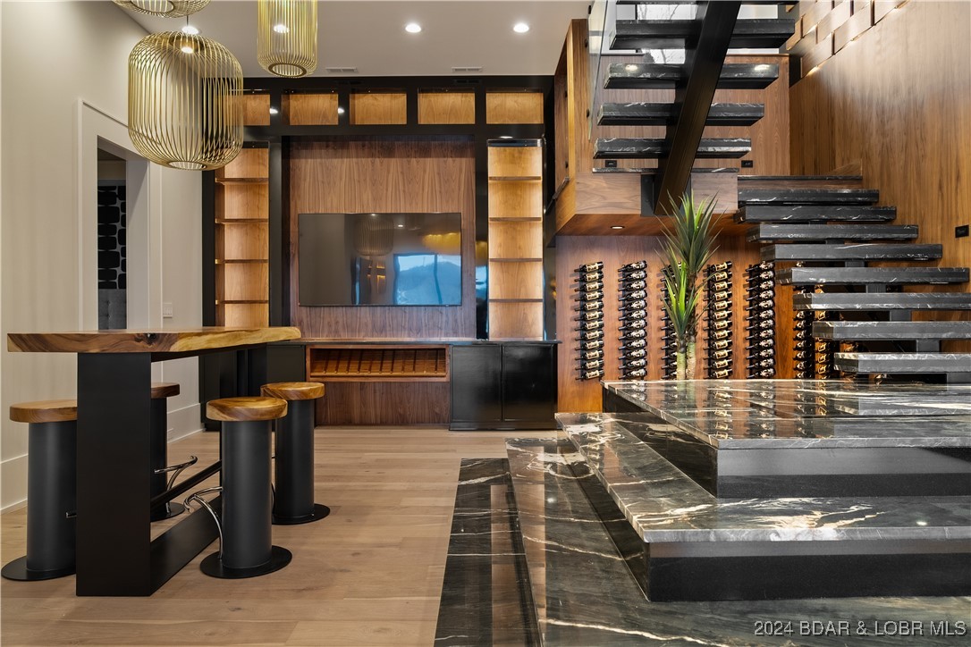 Porto Cima, Missouri 65079, United States, 10 Bedrooms Bedrooms, ,11 BathroomsBathrooms,Residential,Contingent,48860