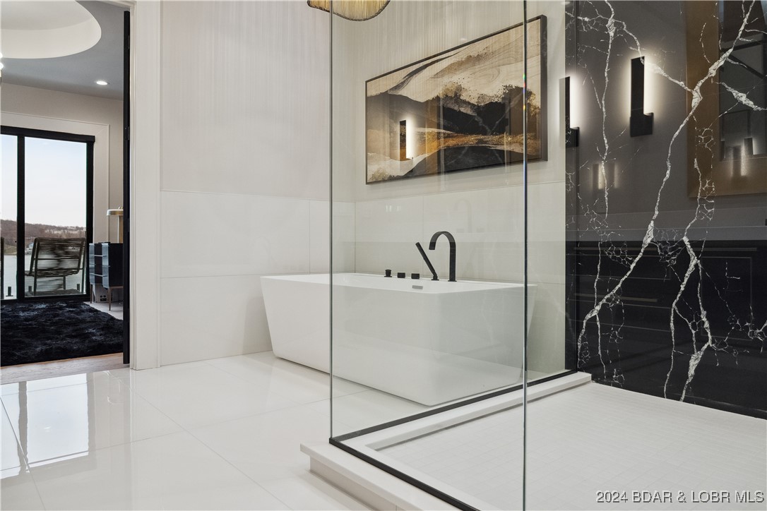 Porto Cima, Missouri 65079, United States, 10 Bedrooms Bedrooms, ,11 BathroomsBathrooms,Residential,Contingent,48860