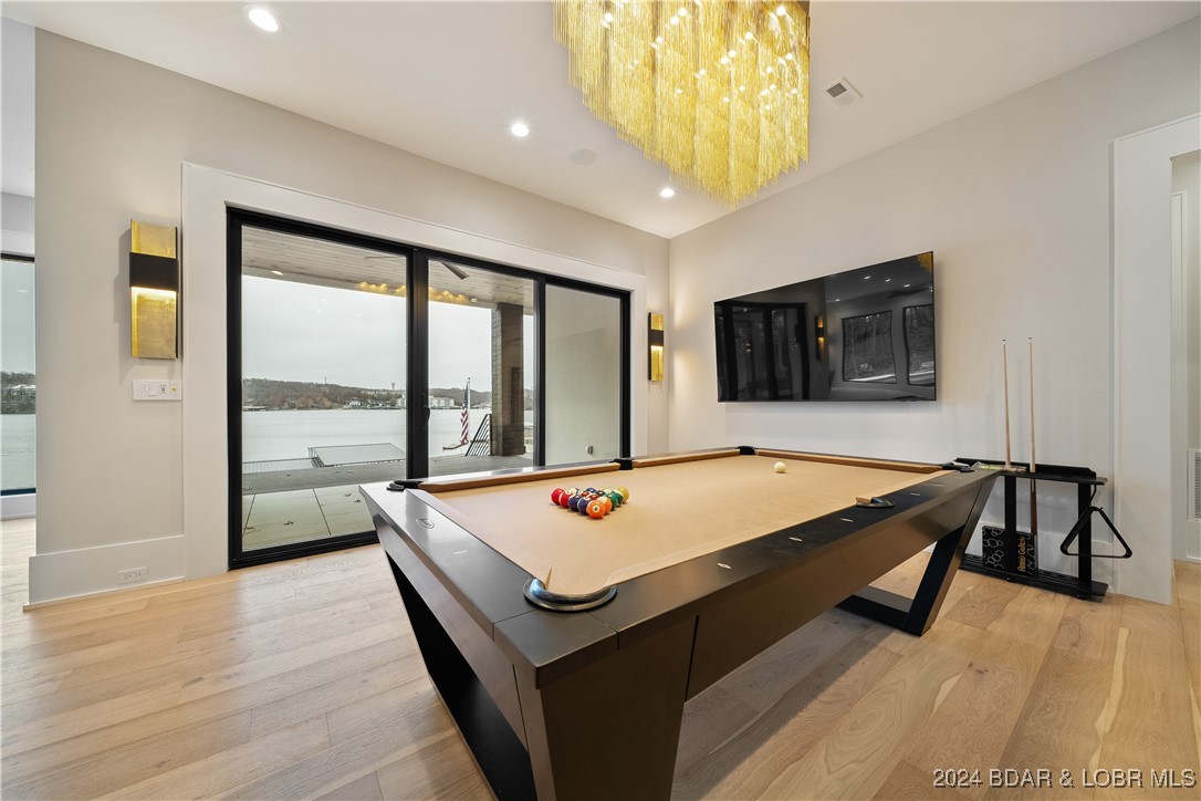 Porto Cima, Missouri 65079, United States, 10 Bedrooms Bedrooms, ,11 BathroomsBathrooms,Residential,Contingent,48860