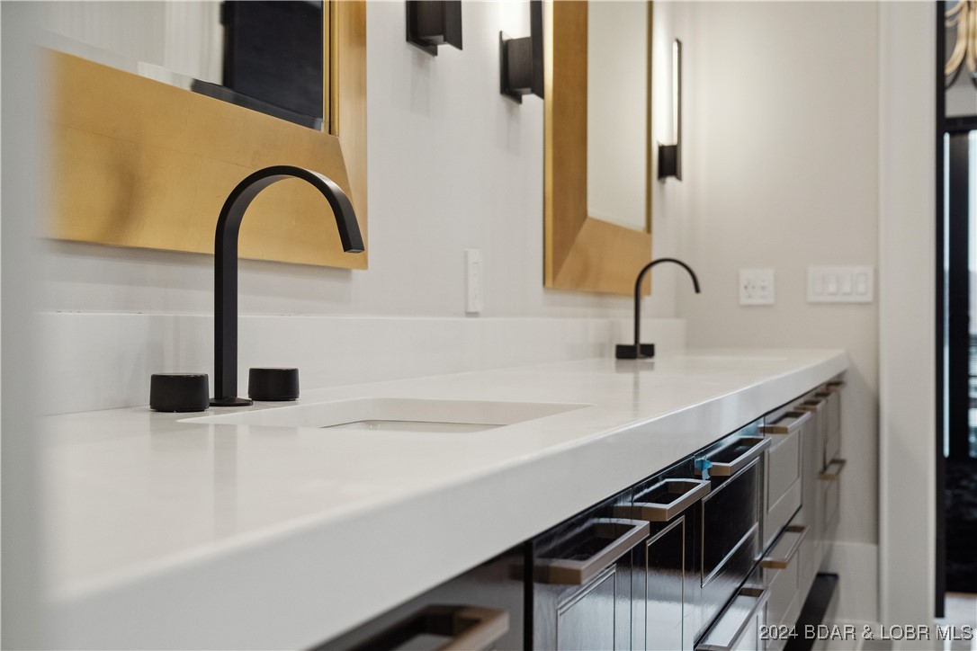 Porto Cima, Missouri 65079, United States, 10 Bedrooms Bedrooms, ,11 BathroomsBathrooms,Residential,Contingent,48860