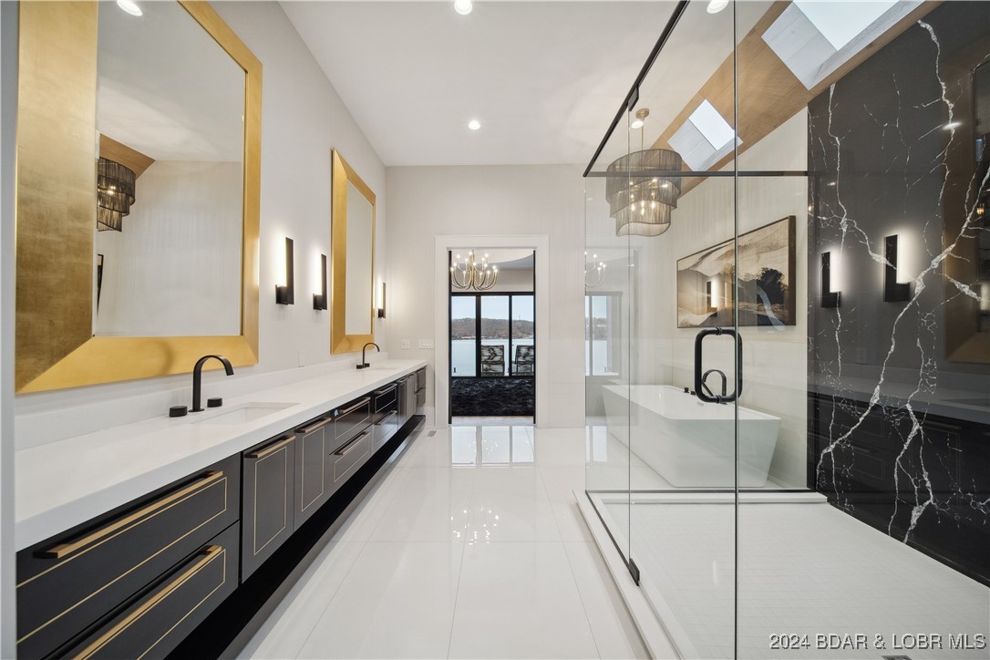 Porto Cima, Missouri 65079, United States, 10 Bedrooms Bedrooms, ,11 BathroomsBathrooms,Residential,Contingent,48860