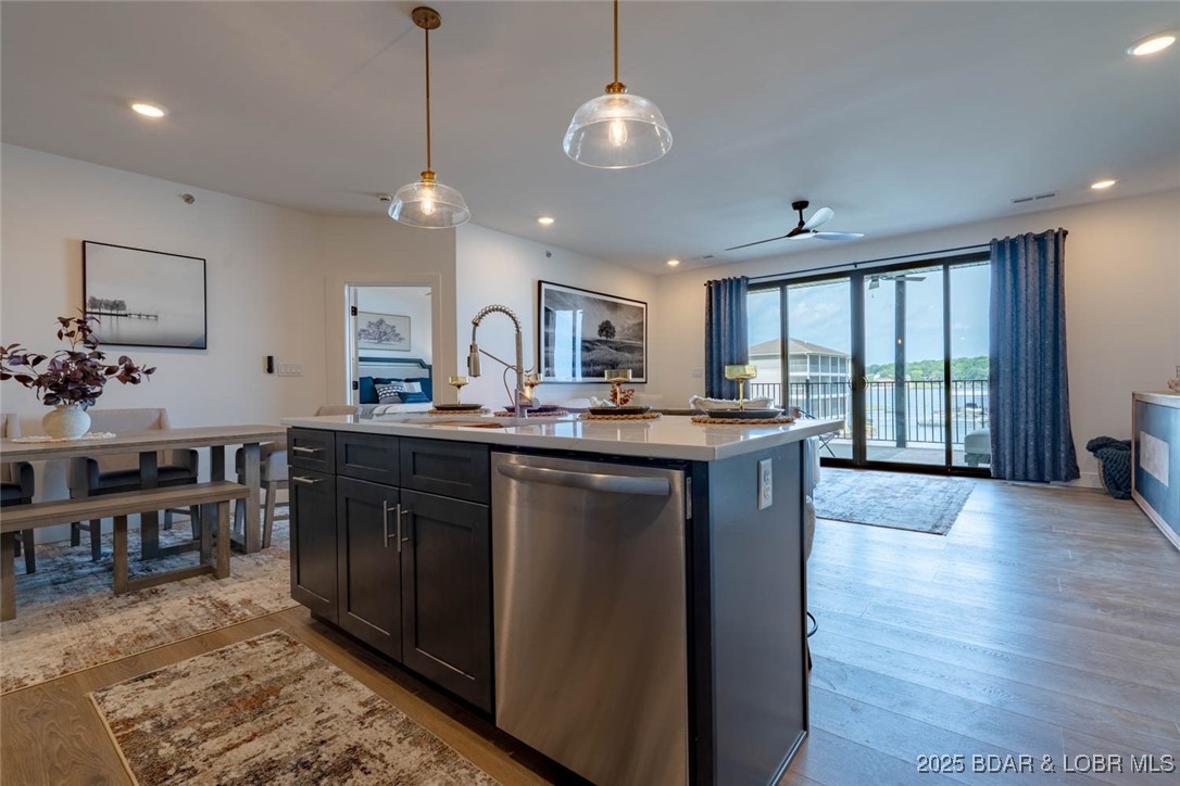 Robins at the Waters Edge Condominium - Residential