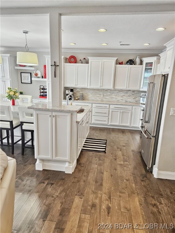 Osage Beach, Missouri 65065, United States, 3 Bedrooms Bedrooms, ,3 BathroomsBathrooms,Residential,Contingent,47039