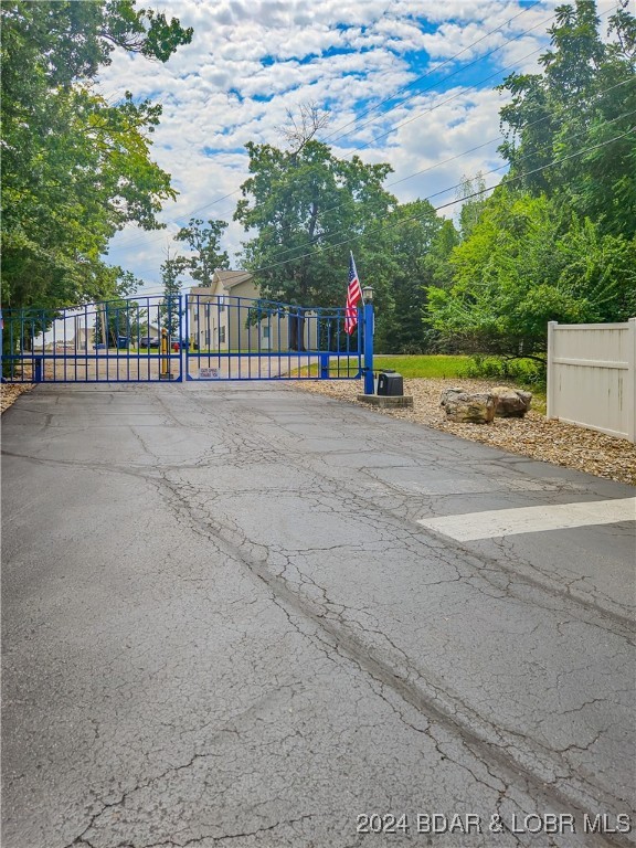 Osage Beach, Missouri 65065, United States, 3 Bedrooms Bedrooms, ,3 BathroomsBathrooms,Residential,Contingent,47039