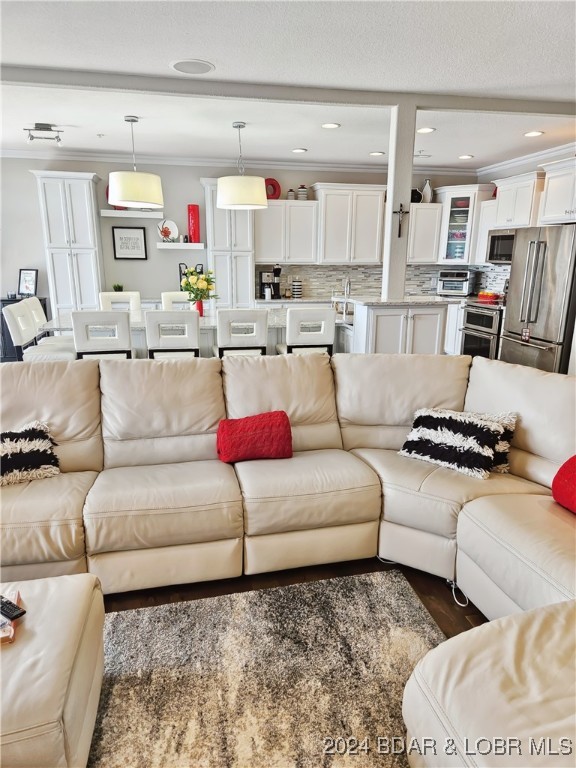 Osage Beach, Missouri 65065, United States, 3 Bedrooms Bedrooms, ,3 BathroomsBathrooms,Residential,Contingent,47039