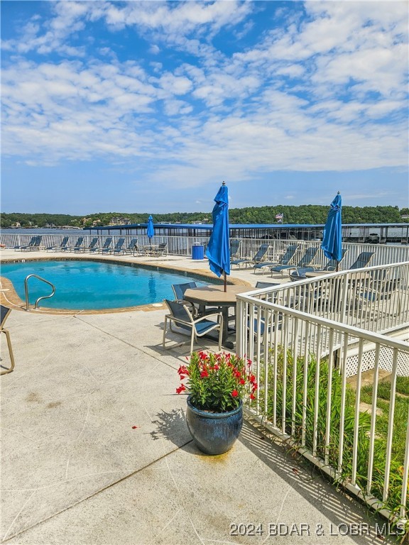 Osage Beach, Missouri 65065, United States, 3 Bedrooms Bedrooms, ,3 BathroomsBathrooms,Residential,Contingent,47039