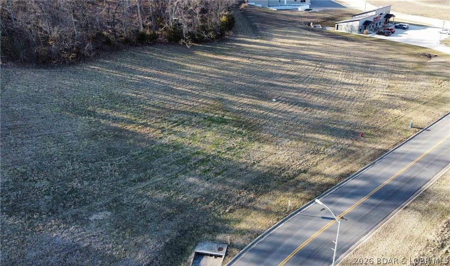 Great building opportunity located in the heart of Warsaw, offering excellent convenience to shopping, banks, restaurants, and everyday amenities. Situated just off a major roadway with great exposure and easy access to Highway 65, as well as being close to Highway 7, this property provides convenient travel in every direction. Only minutes from Truman Dam, you’ll enjoy quick access to both Truman Lake and the Lake of the Ozarks—making this an ideal location for your future home or investment property.