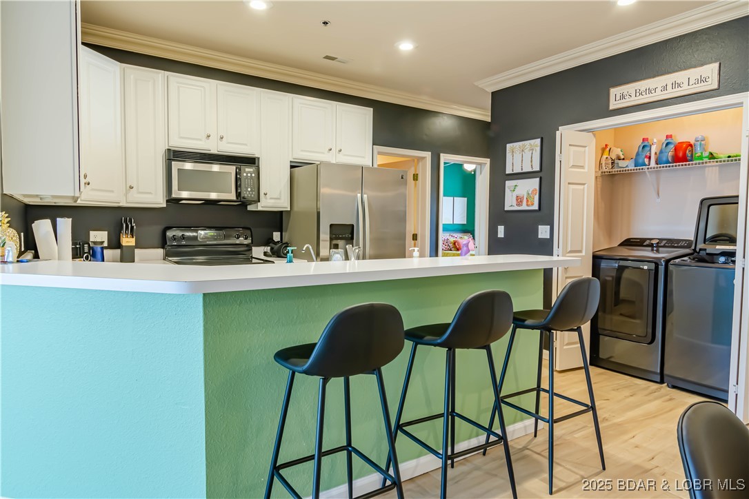 Sunrise Beach, Missouri 65079, United States, 3 Bedrooms Bedrooms, ,2 BathroomsBathrooms,Residential,Active,12626