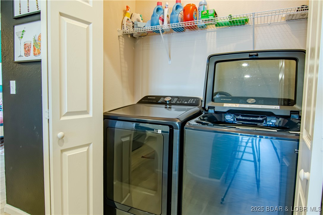 Sunrise Beach, Missouri 65079, United States, 3 Bedrooms Bedrooms, ,2 BathroomsBathrooms,Residential,Active,12626